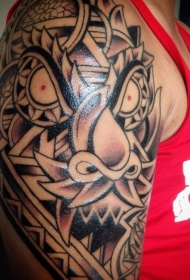 亚洲风格的幻想龙头大臂纹身图案