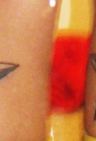 腿部黑灰两个海里的星星纹身