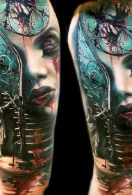 大臂彩色的毛骨悚然女人与楼梯纹身图案