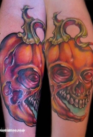 手臂有趣的南瓜骷髅设计纹身图案