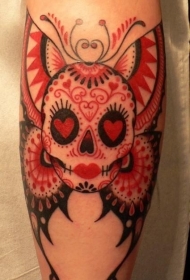 墨西哥风格骷髅与蝴蝶翅膀纹身图案