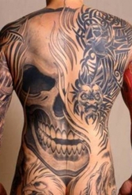 满背可怕的骷髅纹身图案