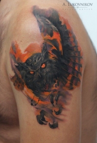 现代风格的彩色神秘猫头鹰纹身