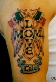 爱妈妈的十字架纹身图案