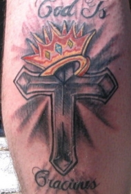 宗教十字架和皇冠纹身图案