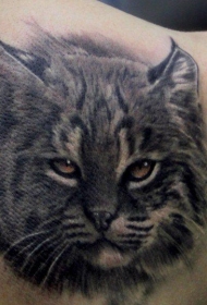 背部黑色的猫咪纹身图案