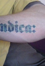 手臂特殊风格的字符纹身图案