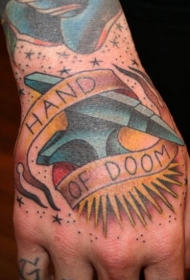 手背闪亮的蓝色斧头字母纹身图案