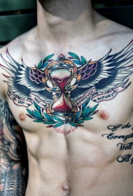 胸部new school翅膀沙漏与字母纹身图案