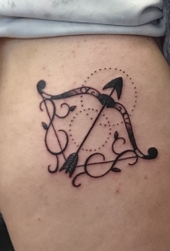 大腿黑色藤蔓和弓箭纹身图案