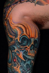 大臂蓝色的骷髅机械纹身图案