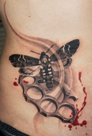 后腰飞蛾骷髅和指节铜套纹身图案