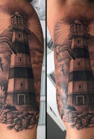 大臂黑灰风格灯塔与海鸥纹身图案
