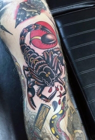 腿部老派风格的彩色大蝎子纹身