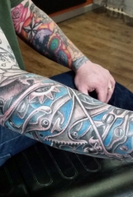 手臂趣味设计彩色机械纹身图案