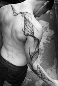 背部不寻常的创意黑色线条组合纹身图案
