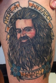 腿部老派风格的彩色哈利·波特纹身