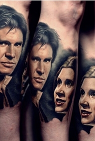 腿部逼真的彩色人物肖像纹身图案