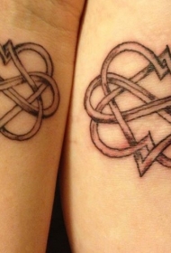 手腕心形匹配凯尔特结友谊纹身图案