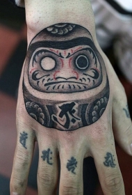 手背有趣的插画风格不倒翁纹身图案