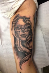 年轻漂亮的姑娘肖像纹身图案