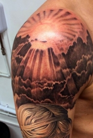 肩部非常美丽彩绘日出与云彩纹身图案