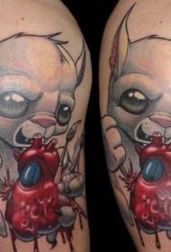 肩部彩色现代风格的小鼠与心脏纹身