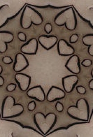 简约的黑色心形太阳纹身图案