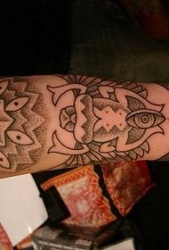 黑色风格动物和许多眼睛手臂纹身图案