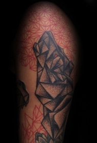 男性肩部彩色狼雕像纹身图案