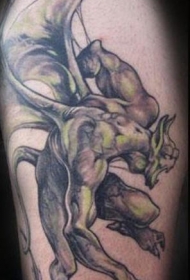 飞行中的黑色石像鬼纹身图案