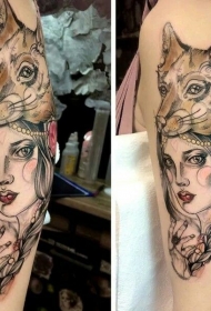 肩部素描风格彩色部落妇女与狼头盔纹身图案