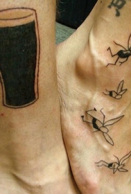 小腿啤酒和蚊子黑色纹身图案