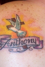 十字架与鸽子纪念纹身图案