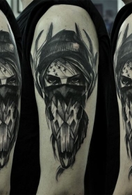 大臂雕刻风格黑色蒙面女子纹身图案