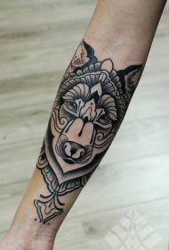 小臂黑色狼头纹身图案