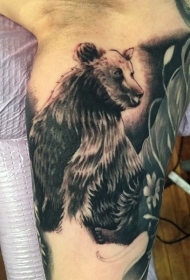 大臂很酷的黑白大熊纹身图案