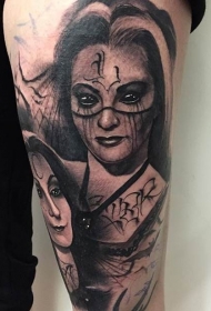 大腿恶魔般的黑色女人肖像蝙蝠纹身图案