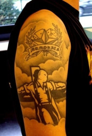 肩部黑棕色十字架纹身图案