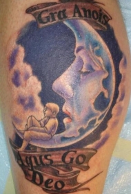 黑色孩子脚印与英文字母纹身图案