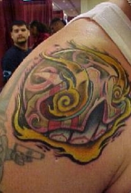 肩部好看的彩绘中国风纹身图案