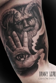 幻想式的彩色人像魔鬼纹身图案