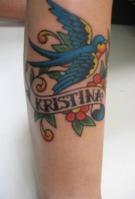 old school彩绘燕子和字母花朵纹身图案
