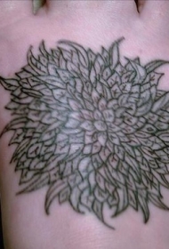 女性脚背个性复杂的花朵纹身图案