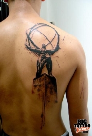 背部梦幻画风格黑色神秘雕像纹身图案