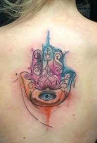 背部水彩画风格的法蒂玛之手符号纹身图案