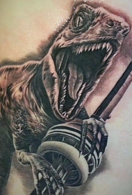 写实风格黑灰恐龙与建筑侧肋纹身图案