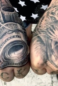 手背原始组合黑色老虎与钞票纹身图案