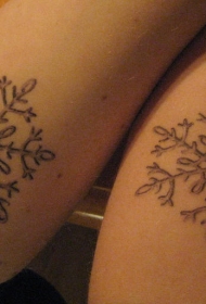 手臂搭配友谊的雪花纹身图案
