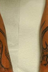 手臂上石纹立体火焰纹身图案